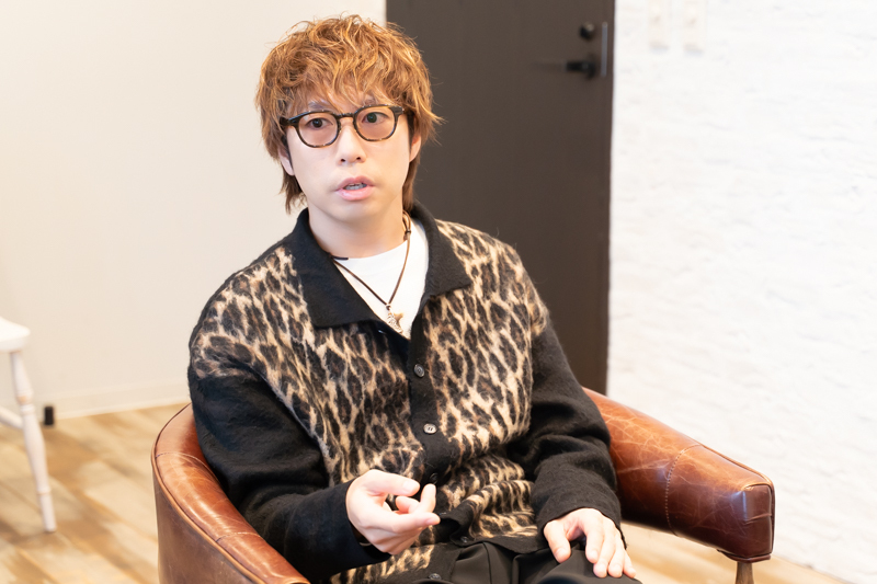 インタビューカット9