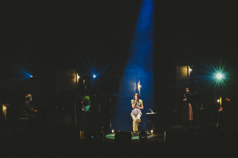 インタビューカット3