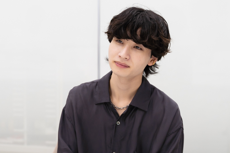 インタビューカット3