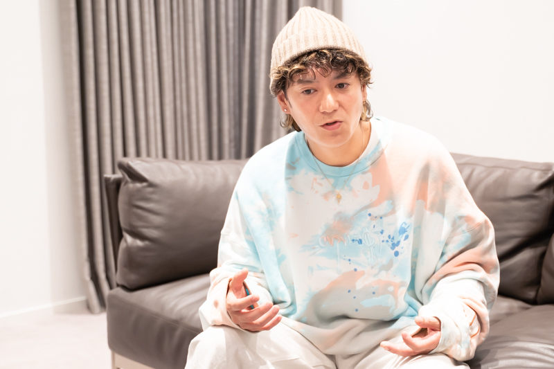 インタビューカット6