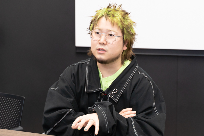 インタビューカット3