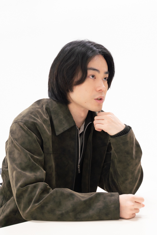 インタビューカット3