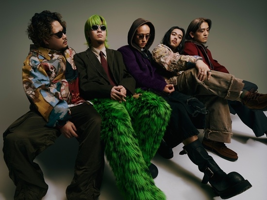 新アーティスト写真を公開&アリーナツアーのキービジュアルを公開!