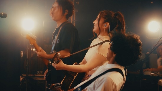 15周年ツアーより「モットー。」のライブ映像を10年ぶりに公開！